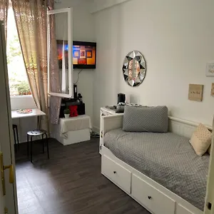 Bed & Breakfast Tour Montparnasse, Parijs