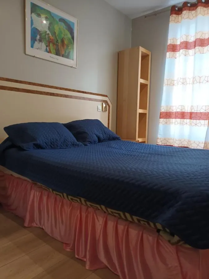Hotel Azur Montmartre Paris 0*,  França